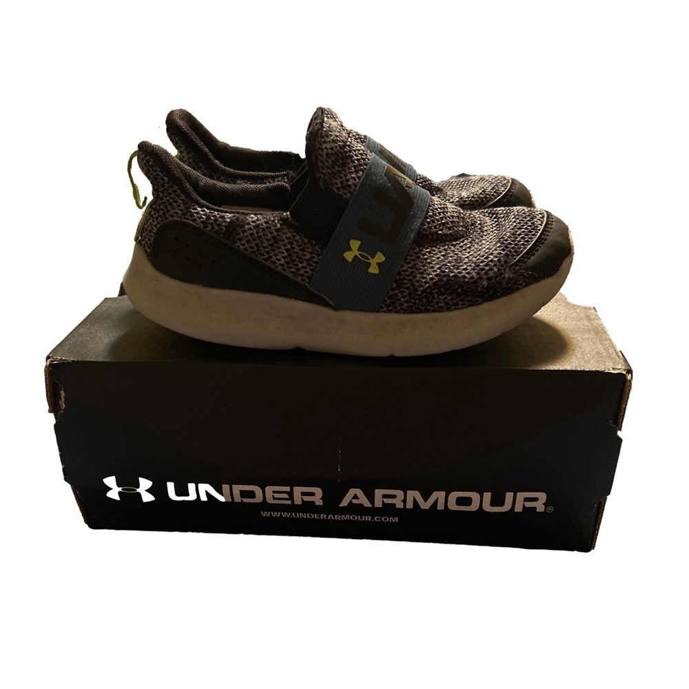 Under Armour Surge 3 Slip on Shoes Size 1 Boys/Youth